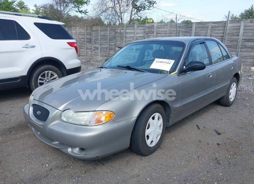 Photo 2 of 1998 Hyundai Sonata GL (VIN KMHCF24F4WA126625)