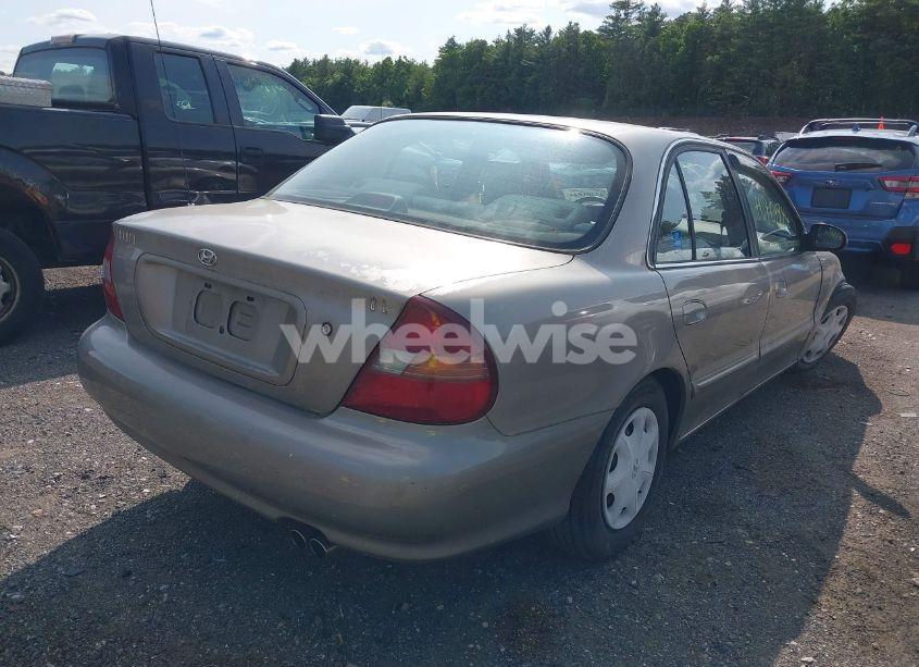 Photo 4 of 1998 Hyundai Sonata GL (VIN KMHCF24F4WA126625)