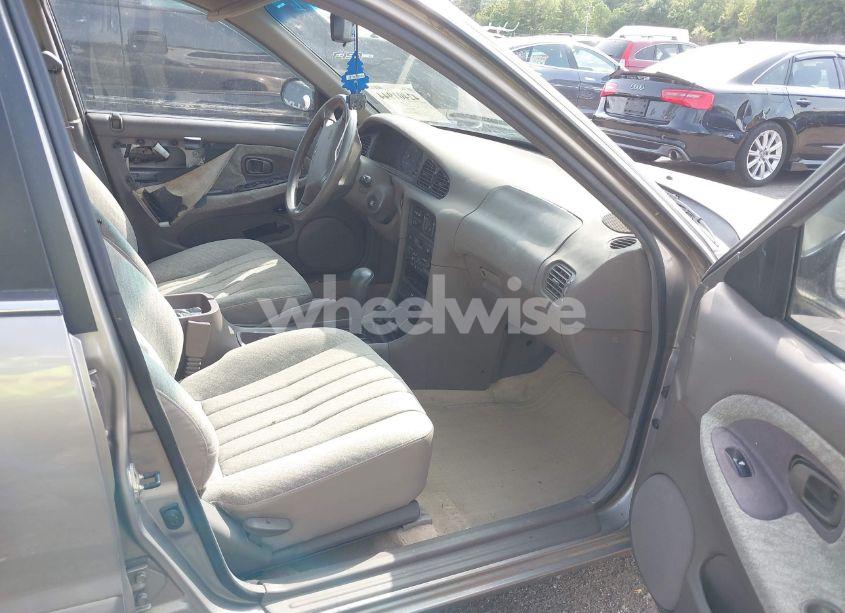 Photo 5 of 1998 Hyundai Sonata GL (VIN KMHCF24F4WA126625)