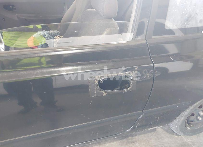 Photo 6 of 2003 Hyundai Accent (VIN KMHCF35CX3U260852)