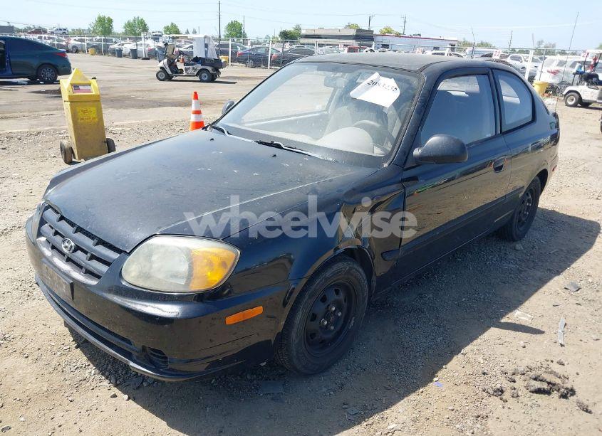 Photo 2 of 2003 Hyundai Accent (VIN KMHCF35CX3U271513)
