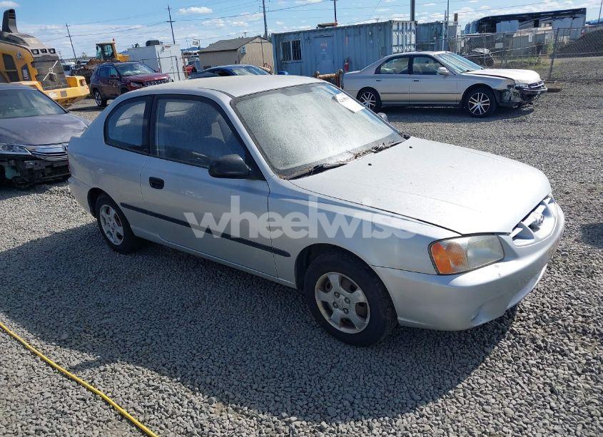 2002 Hyundai Accent L (VIN KMHCF35G82U173856) main photo