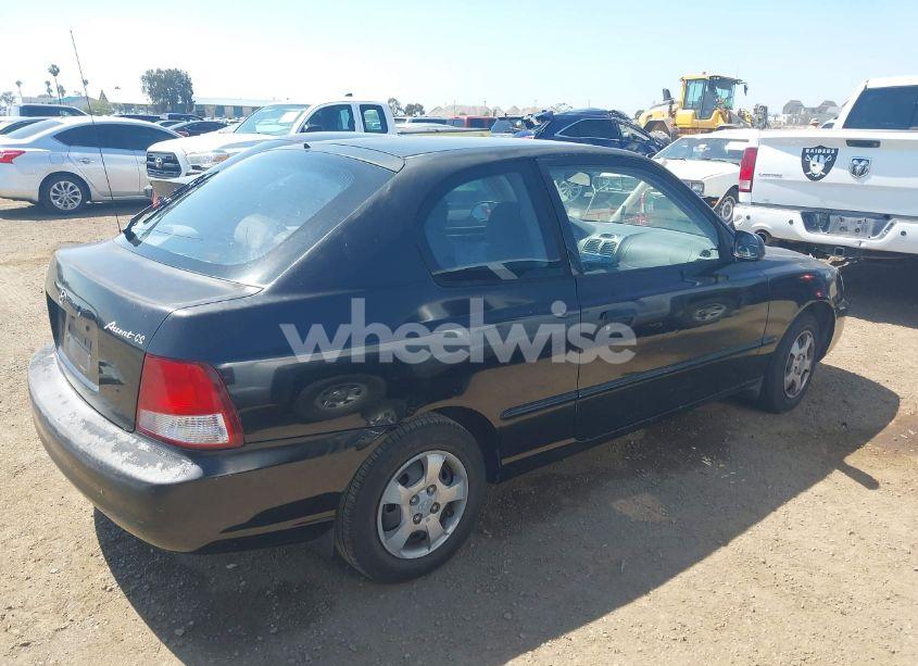 Photo 4 of 2001 Hyundai Accent GS (VIN KMHCG35C01U114597)