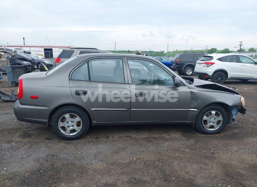 Photo 13 of 2002 Hyundai Accent GL (VIN KMHCG45C52U372587)