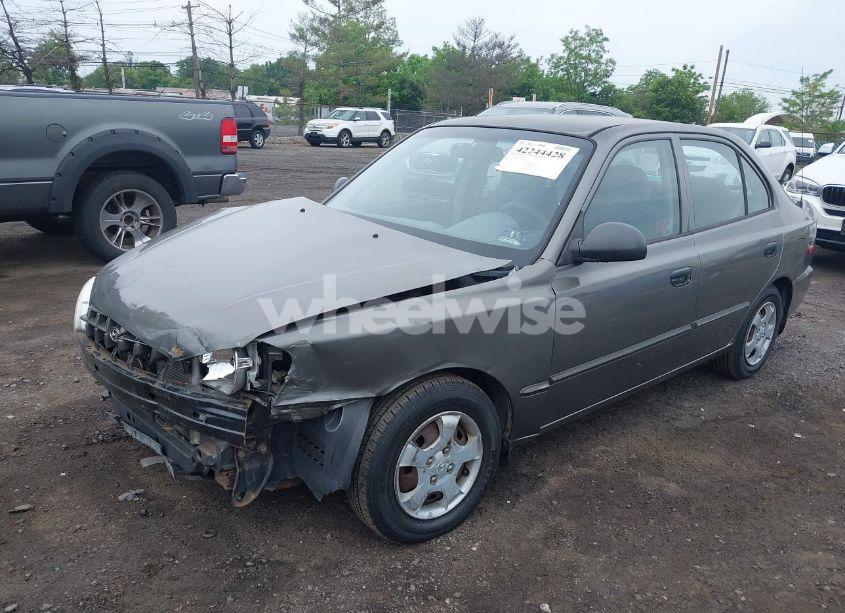 Photo 2 of 2002 Hyundai Accent GL (VIN KMHCG45C52U372587)