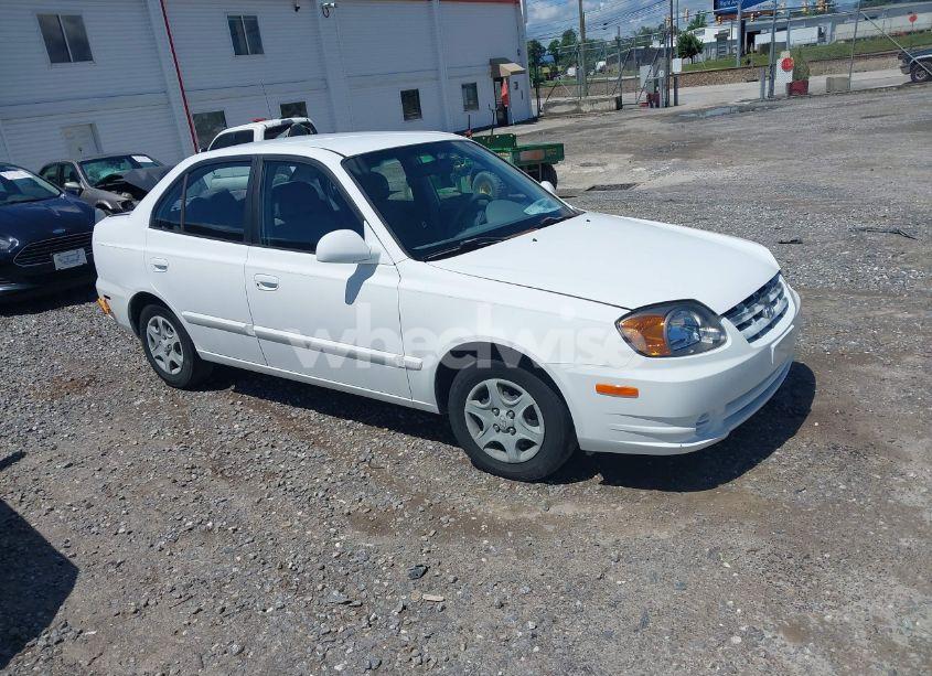 2004 Hyundai Accent GL (VIN KMHCG45C54U568919) main photo