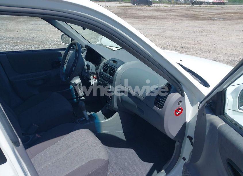 Photo 5 of 2004 Hyundai Accent GL (VIN KMHCG45C54U568919)