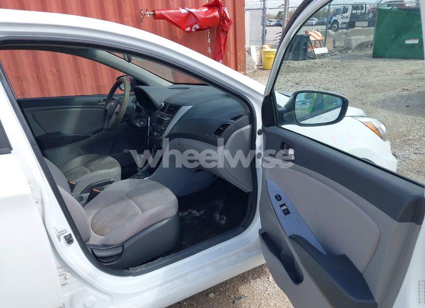 Photo 5 of 2017 Hyundai Accent SE (VIN KMHCT4AE0HU319307)