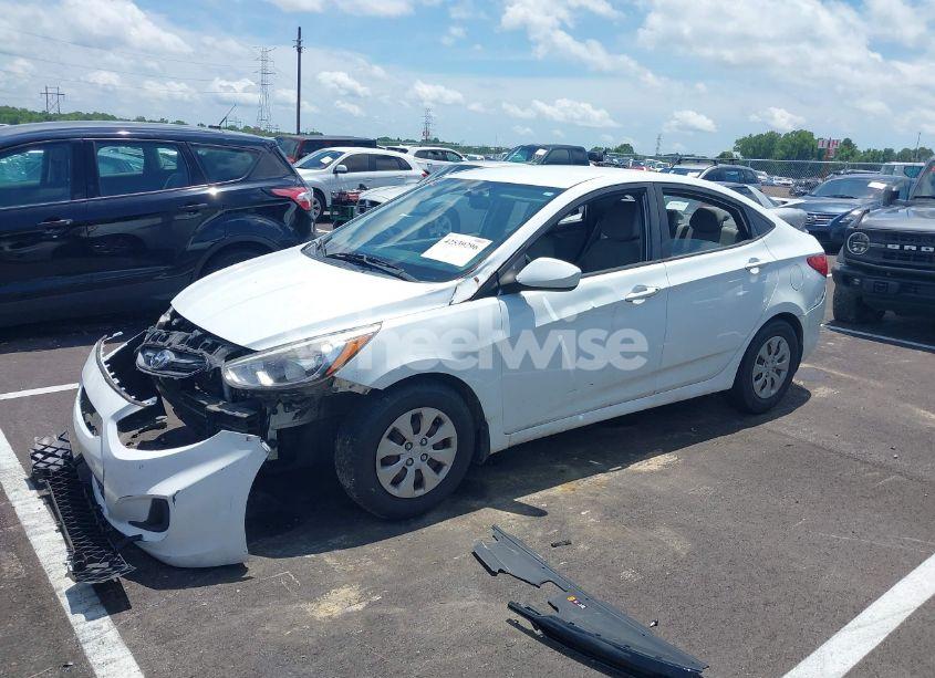 Photo 2 of 2016 Hyundai Accent SE (VIN KMHCT4AE1GU106669)