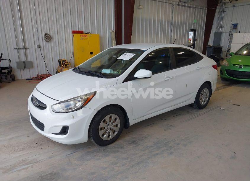 Photo 2 of 2016 Hyundai Accent SE (VIN KMHCT4AE4GU989554)