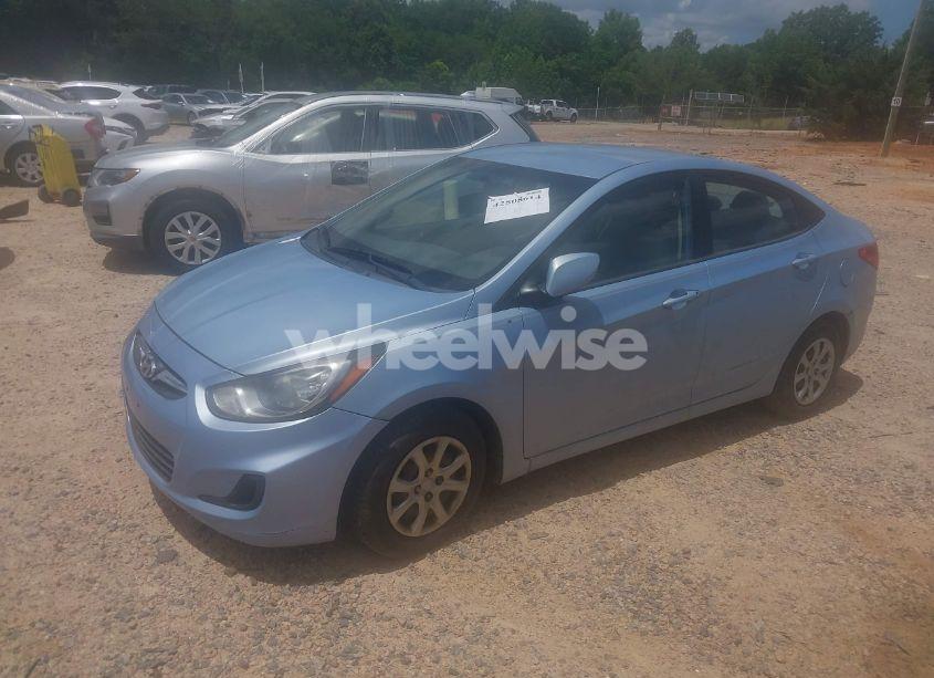 Photo 2 of 2013 Hyundai Accent GLS (VIN KMHCT4AE9DU285992)