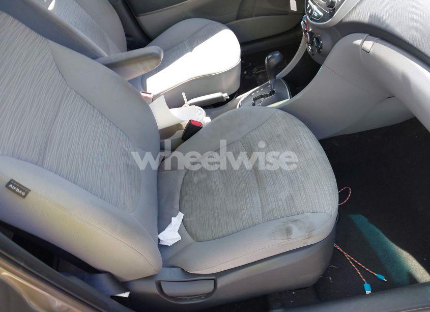 Photo 5 of 2017 Hyundai Accent SE (VIN KMHCT4AEXHU369440)