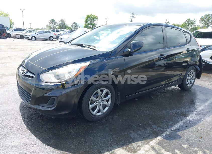 Photo 2 of 2013 Hyundai Accent GS (VIN KMHCT5AE3DU111213)