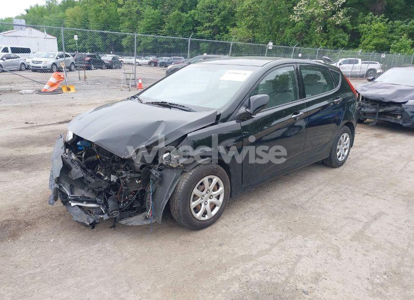 Photo 2 of 2014 Hyundai Accent GS (VIN KMHCT5AE3EU181067)