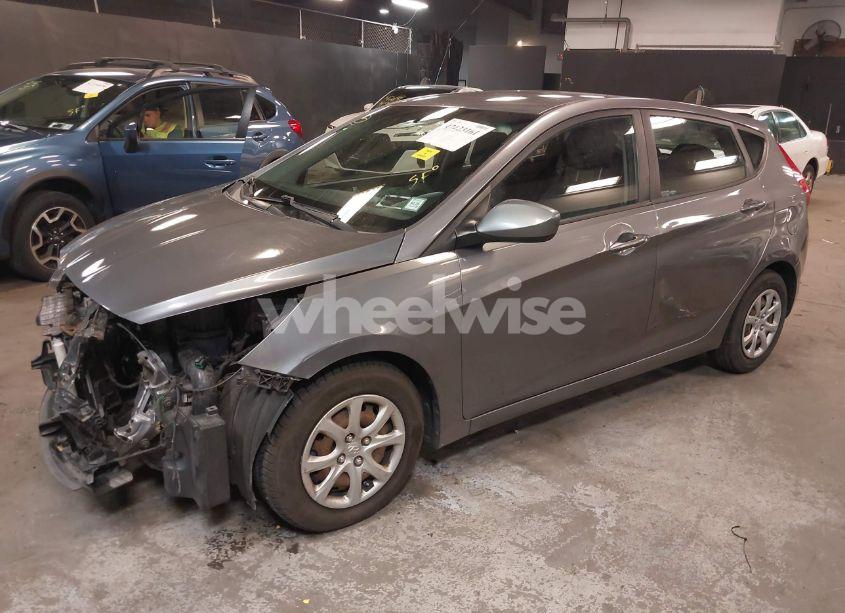 Photo 2 of 2014 Hyundai Accent GS (VIN KMHCT5AE5EU179112)