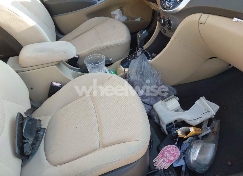 Photo 5 of 2013 Hyundai Accent GLS (VIN KMHCU4AE1DU319310)