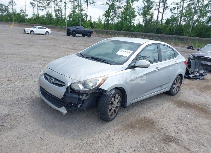Photo 2 of 2013 Hyundai Accent GLS (VIN KMHCU4AE1DU354901)