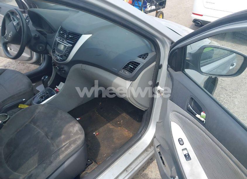 Photo 5 of 2013 Hyundai Accent GLS (VIN KMHCU4AE1DU354901)