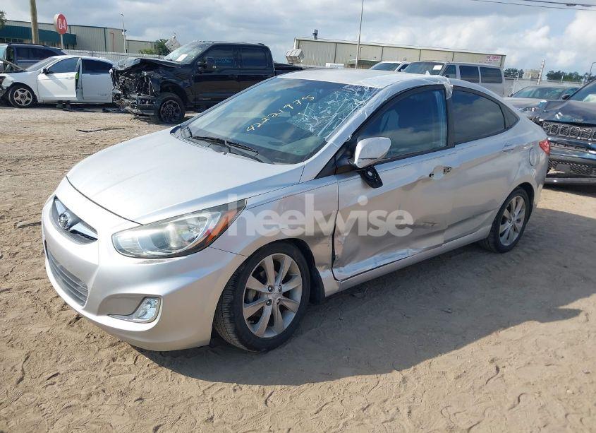 Photo 2 of 2013 Hyundai Accent GLS (VIN KMHCU4AE4DU316157)