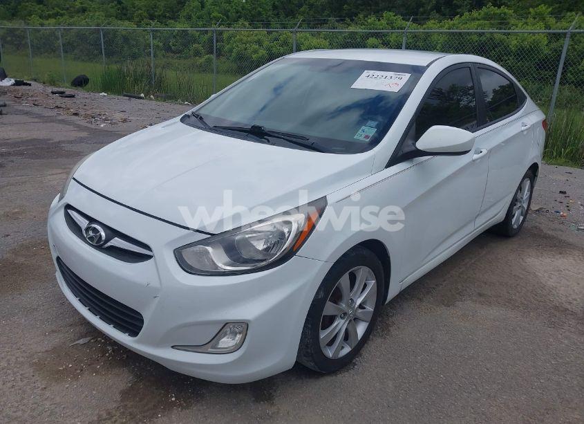 Photo 2 of 2013 Hyundai Accent GLS (VIN KMHCU4AE4DU435925)