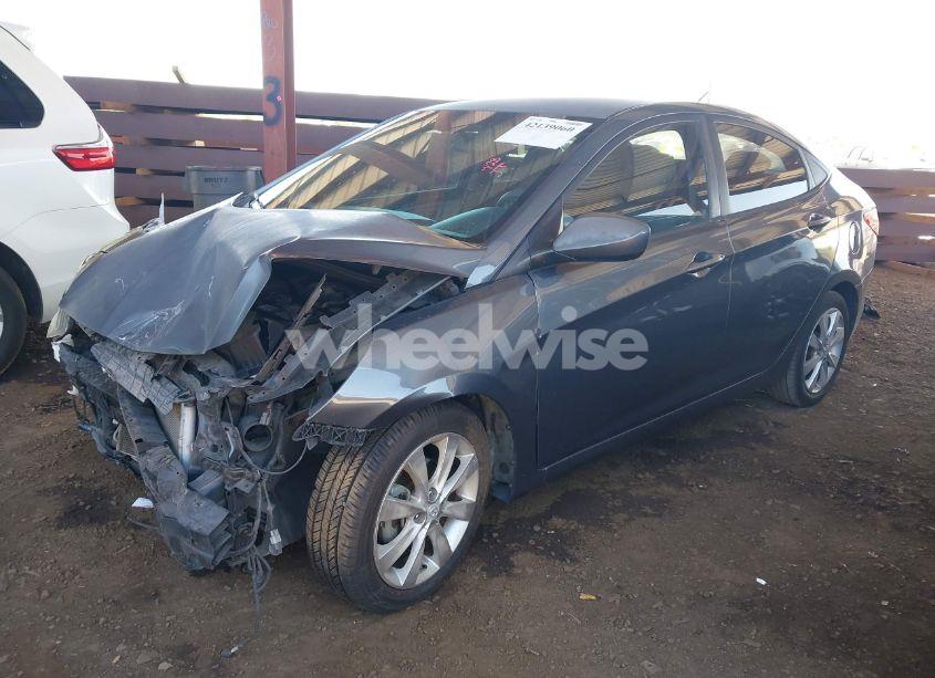 Photo 2 of 2013 Hyundai Accent GLS (VIN KMHCU4AE8DU380797)