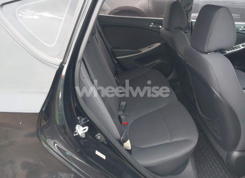 Photo 8 of 2013 Hyundai Accent SE (VIN KMHCU5AE0DU085585)