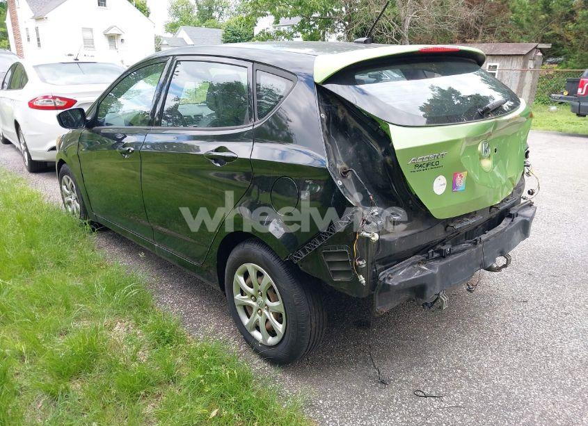 Photo 3 of 2014 Hyundai Accent SE (VIN KMHCU5AE0EU148315)