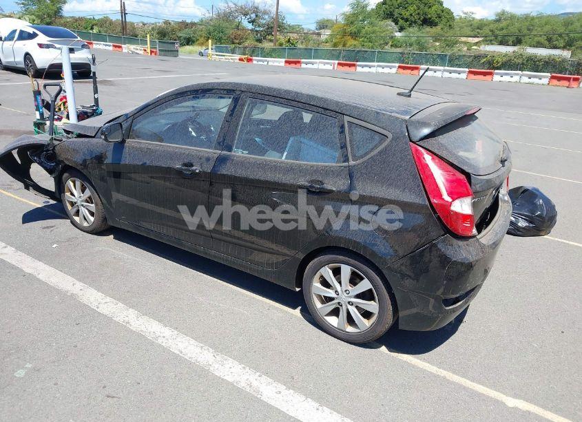 Photo 3 of 2014 Hyundai Accent SE (VIN KMHCU5AE1EU184613)