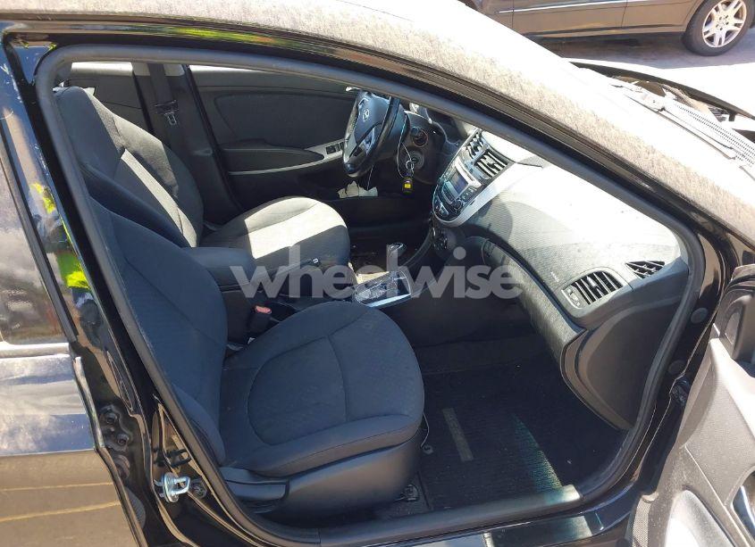 Photo 5 of 2014 Hyundai Accent SE (VIN KMHCU5AE1EU184613)