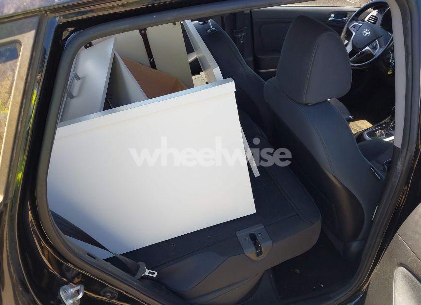 Photo 8 of 2014 Hyundai Accent SE (VIN KMHCU5AE1EU184613)