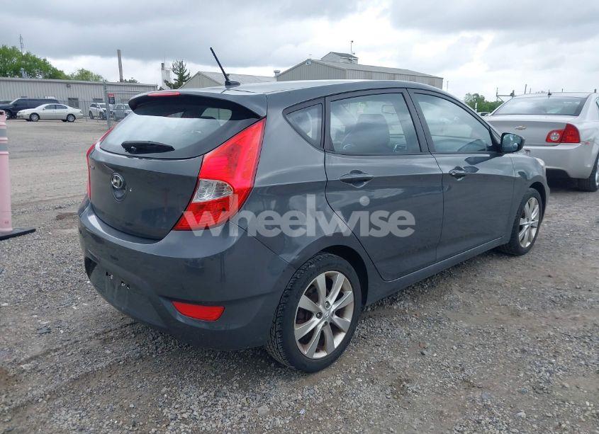 Photo 4 of 2012 Hyundai Accent SE (VIN KMHCU5AE3CU006411)