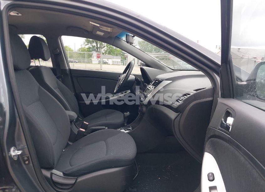 Photo 5 of 2012 Hyundai Accent SE (VIN KMHCU5AE3CU006411)