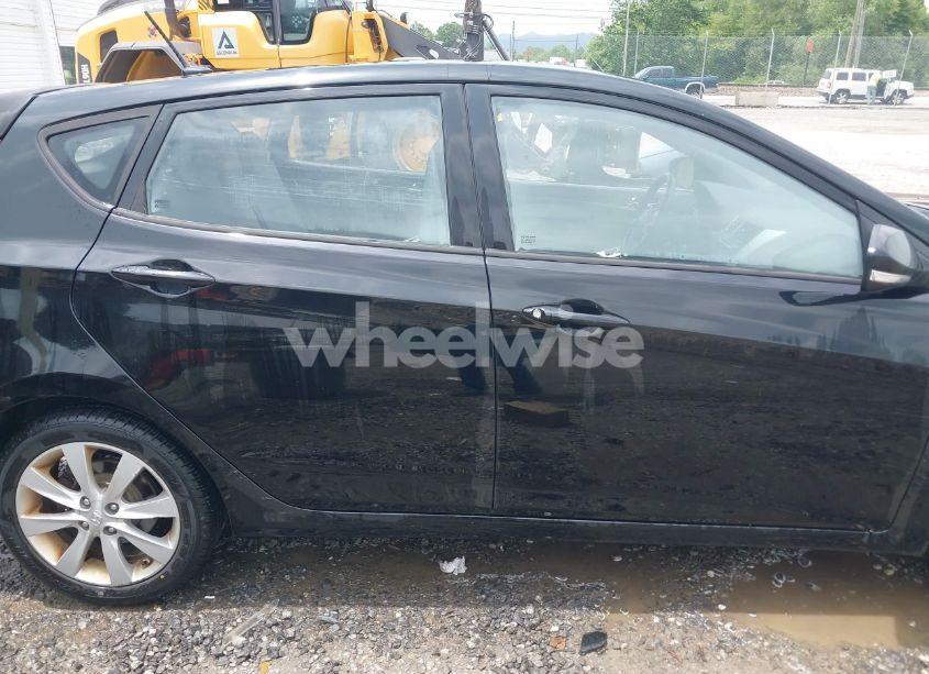 Photo 13 of 2013 Hyundai Accent SE (VIN KMHCU5AE3DU109006)