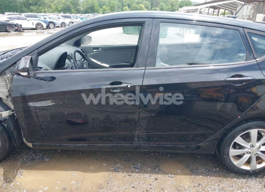 Photo 14 of 2013 Hyundai Accent SE (VIN KMHCU5AE3DU109006)