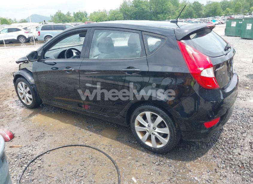 Photo 3 of 2013 Hyundai Accent SE (VIN KMHCU5AE3DU109006)