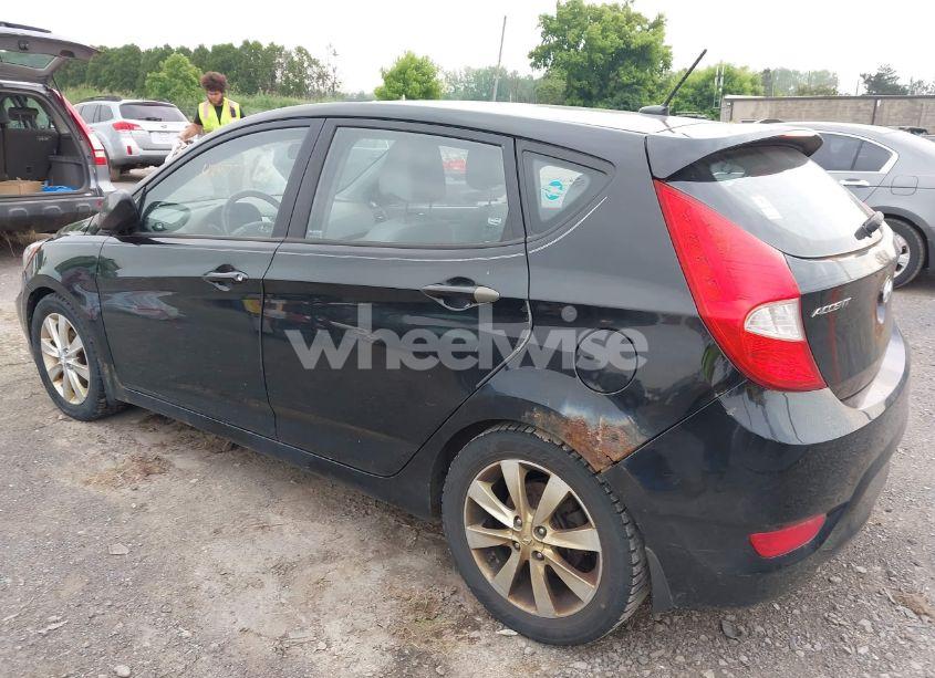 Photo 3 of 2012 Hyundai Accent SE (VIN KMHCU5AE4CU023105)