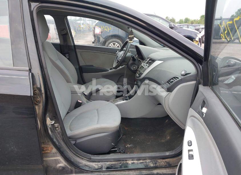 Photo 5 of 2012 Hyundai Accent SE (VIN KMHCU5AE4CU023105)