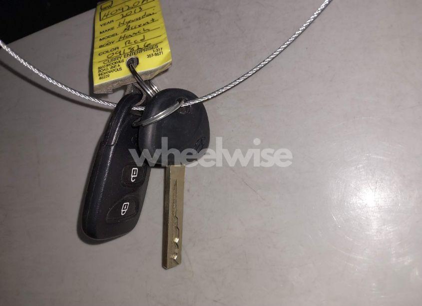 Photo 11 of 2013 Hyundai Accent SE (VIN KMHCU5AE4DU091826)