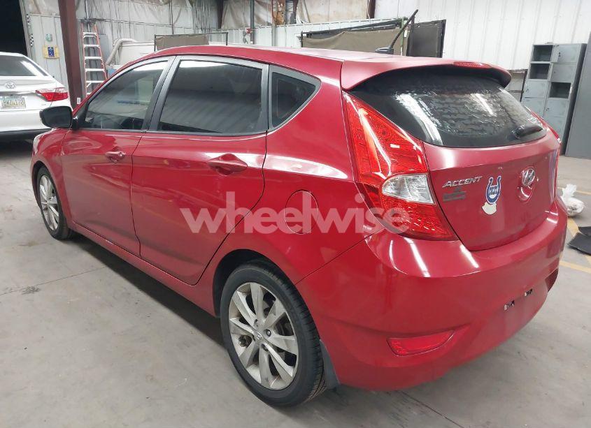Photo 3 of 2013 Hyundai Accent SE (VIN KMHCU5AE4DU091826)