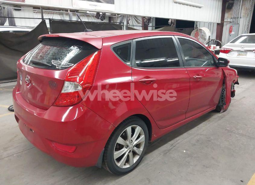 Photo 4 of 2013 Hyundai Accent SE (VIN KMHCU5AE4DU091826)