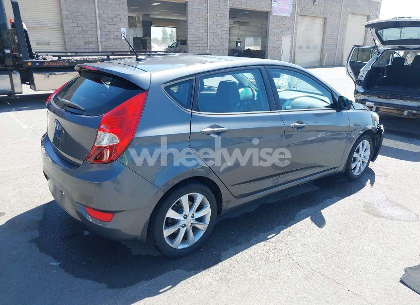 Photo 4 of 2012 Hyundai Accent SE (VIN KMHCU5AE5CU022142)