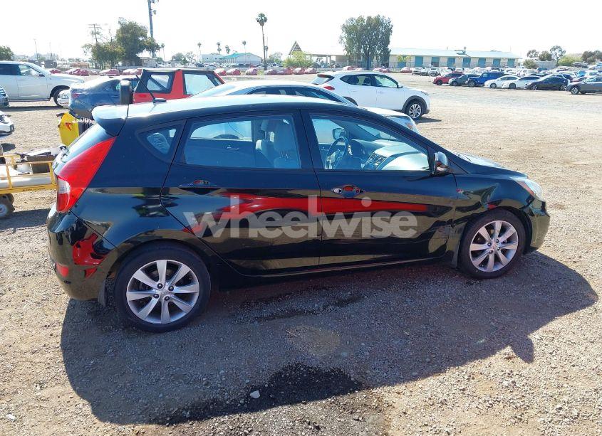Photo 13 of 2013 Hyundai Accent SE (VIN KMHCU5AE5DU134165)