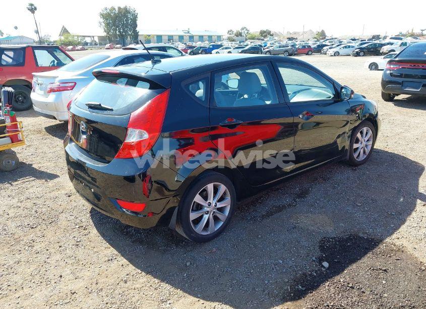 Photo 4 of 2013 Hyundai Accent SE (VIN KMHCU5AE5DU134165)