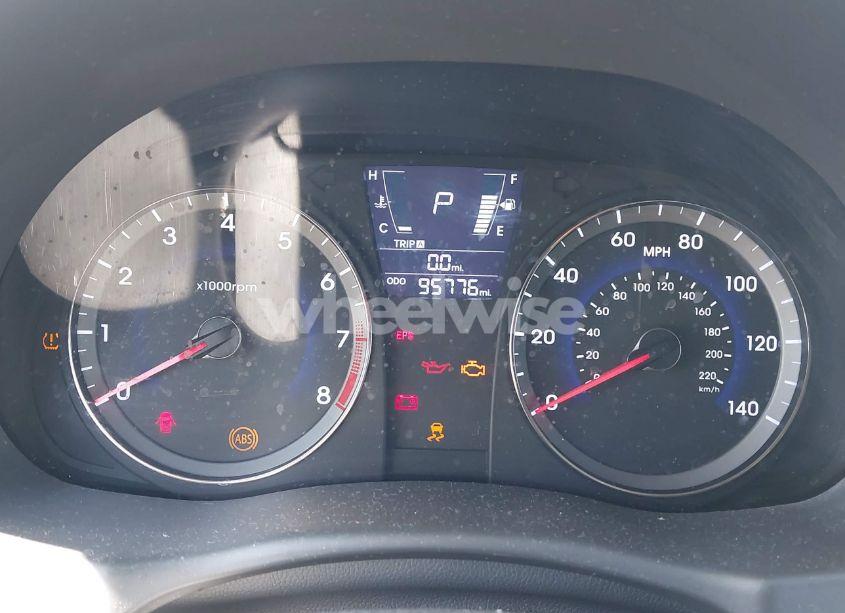 Photo 7 of 2013 Hyundai Accent SE (VIN KMHCU5AE5DU134165)