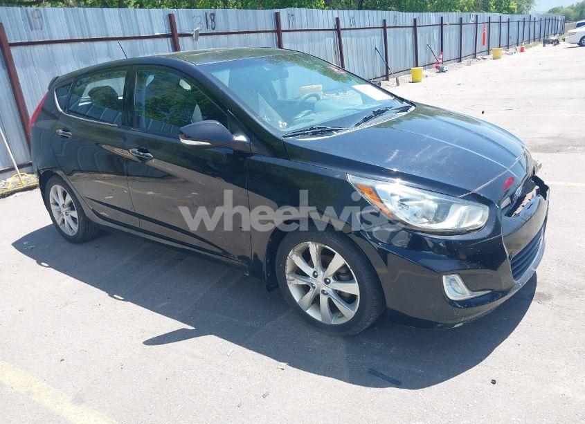 2013 Hyundai Accent SE (VIN KMHCU5AE6DU072436) main photo