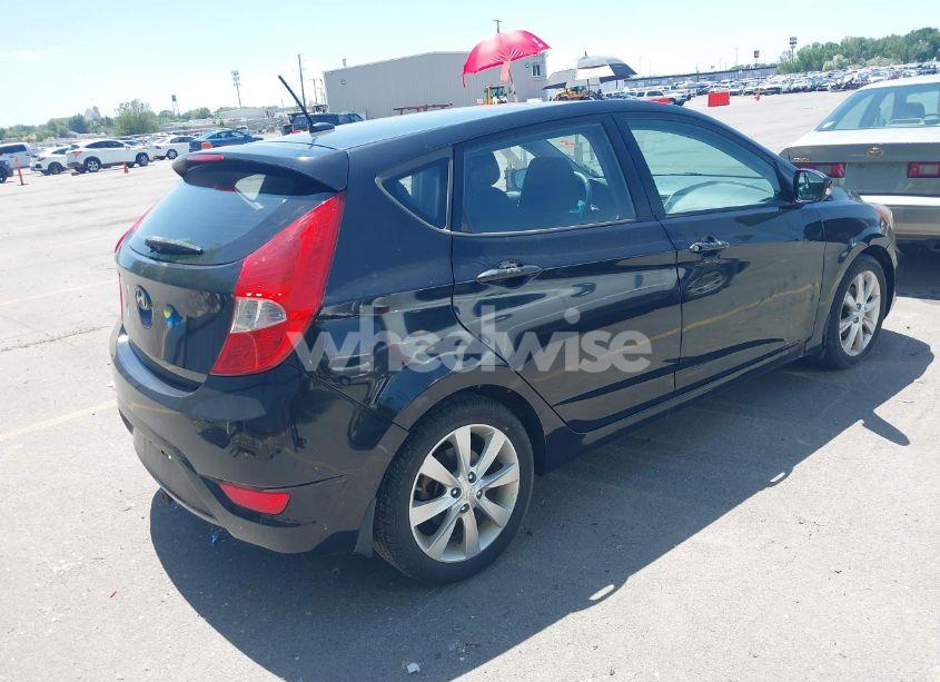 Photo 4 of 2013 Hyundai Accent SE (VIN KMHCU5AE6DU072436)