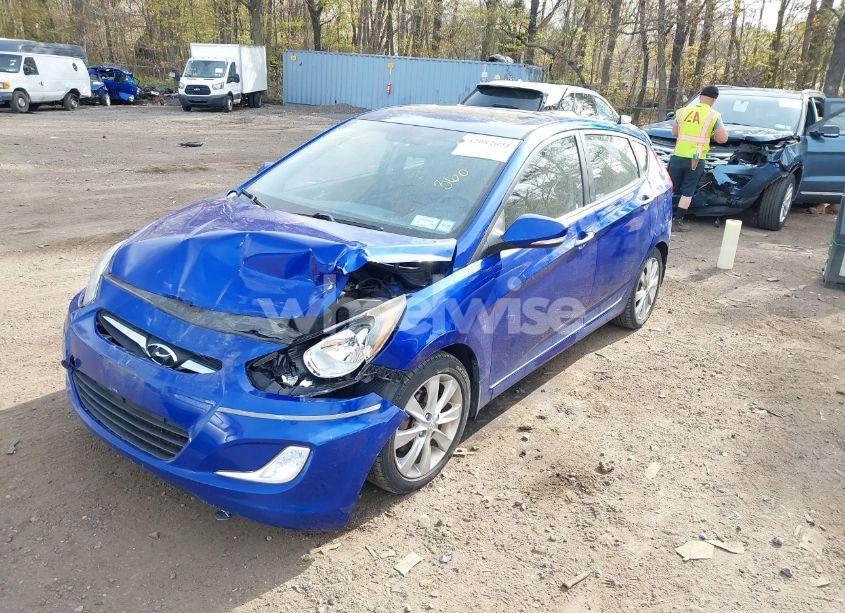 Photo 2 of 2013 Hyundai Accent SE (VIN KMHCU5AE7DU085650)