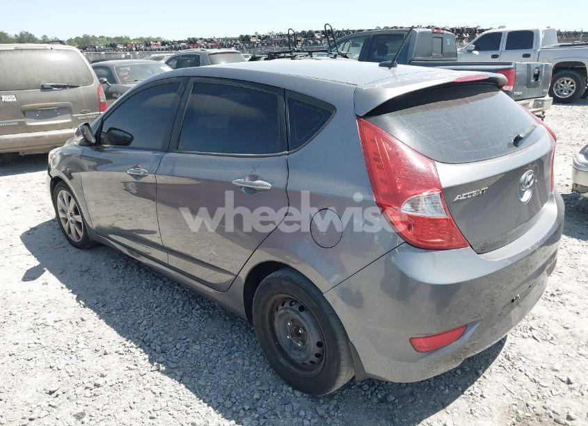 Photo 3 of 2014 Hyundai Accent SE (VIN KMHCU5AE9EU142285)