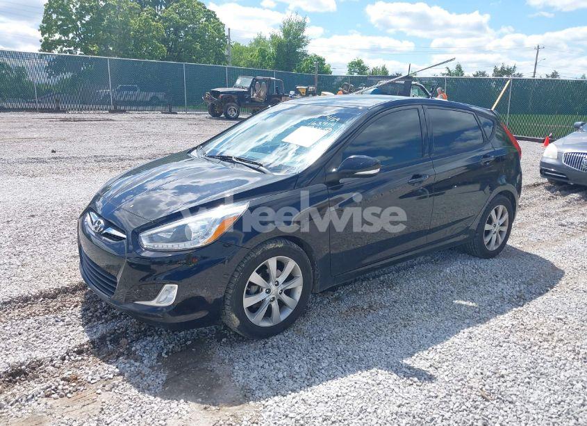 Photo 2 of 2014 Hyundai Accent SE (VIN KMHCU5AE9EU163914)