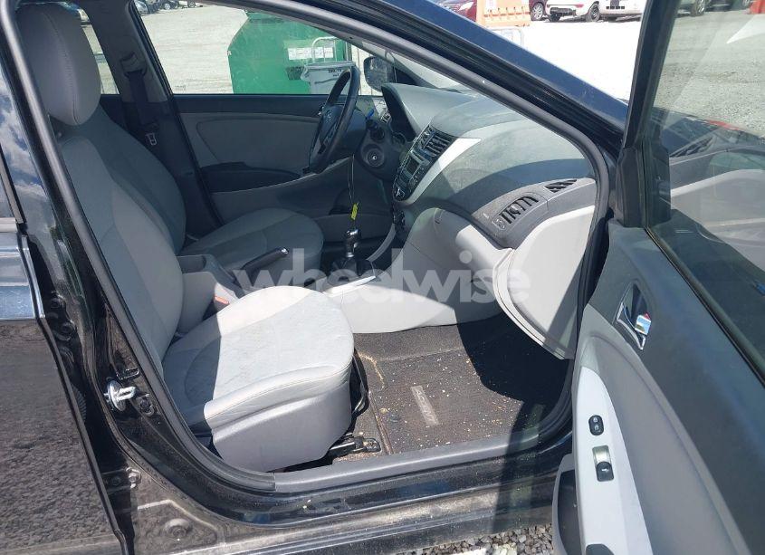 Photo 5 of 2014 Hyundai Accent SE (VIN KMHCU5AE9EU163914)